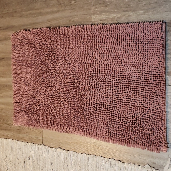 Other - Sale🎈Pink Fluffy Rug!